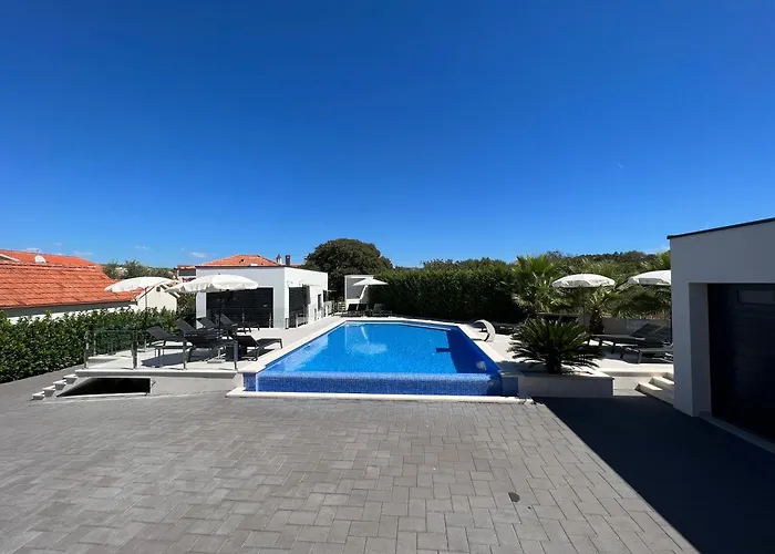 Luxury Sundance 트로기르